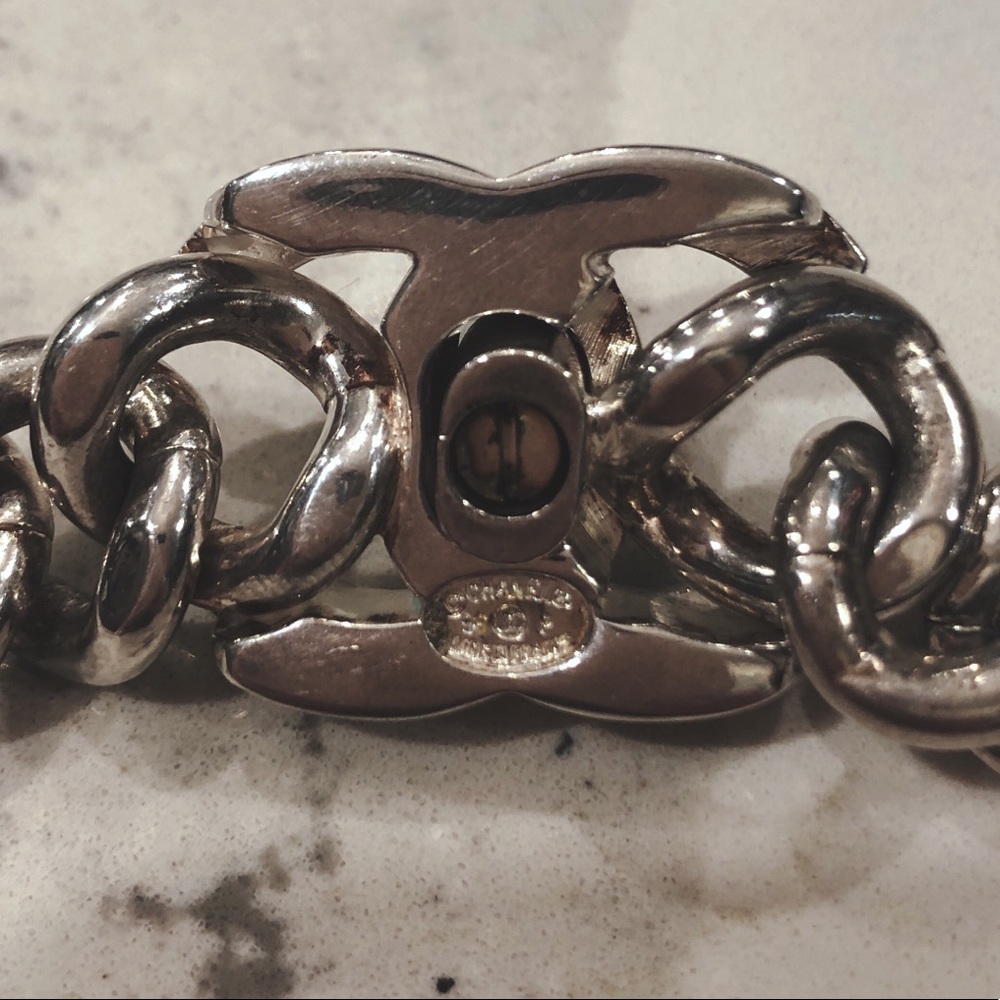 SOLD Chanel vintage turnlock chain belt necklace - Picture 4 of 8